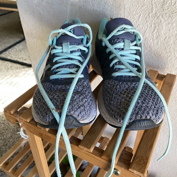 ASICS‎ - Picture 1 of 8